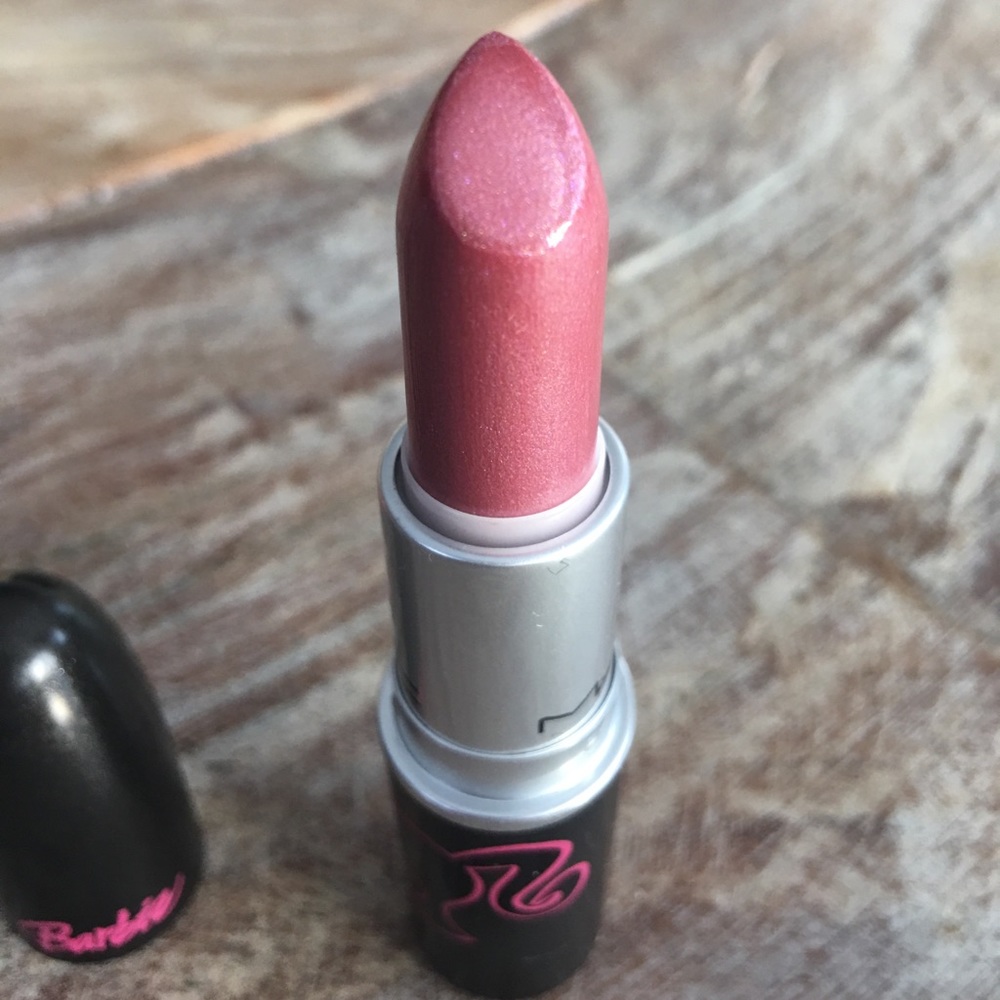 MAC Barbie SWEET & SINGLE Lustre Lipstick